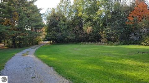 491 S Roberts Rd, Grayling, MI 49738 photo 3
