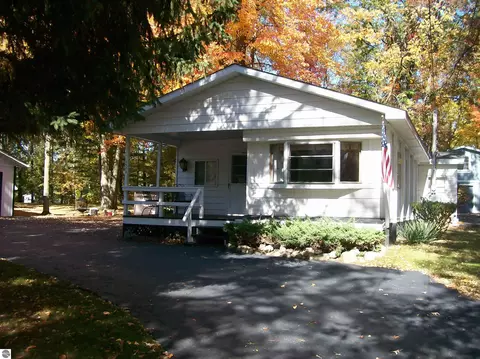1573 Arrowhead Trl, West Branch, MI 48661