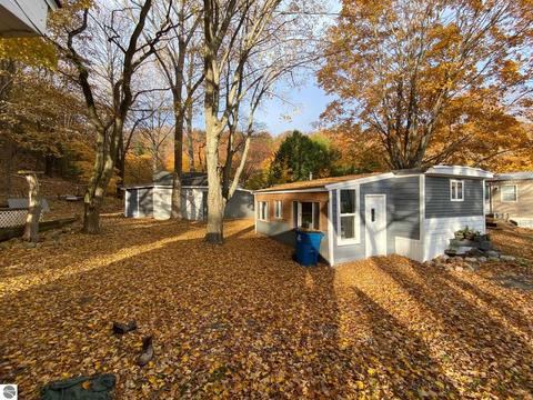 857 Glen Ave, Elberta, MI 49628 photo 1