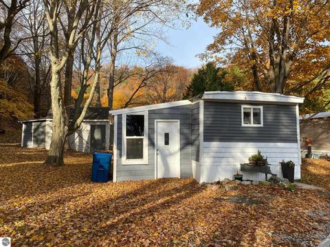 857 Glen Ave, Elberta, MI 49628 photo 2