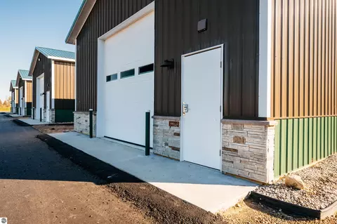 3063 Man Cave Ln UNIT 18, Traverse City, MI 49685