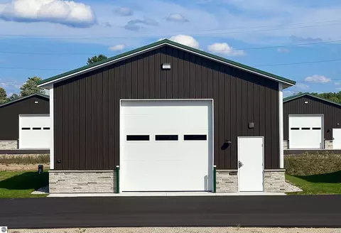 3047 Man Cave Ln UNIT 30, Traverse City, MI 49685
