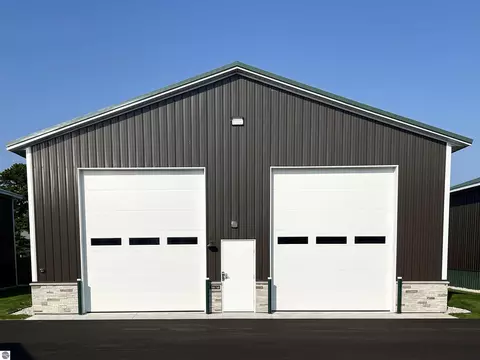 3045 Lucky Dog Ln UNIT 6, Traverse City, MI 49685