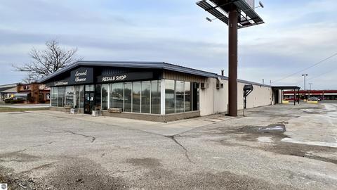 1566 N Mitchell St, Cadillac, MI 49601
