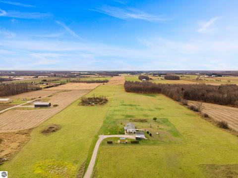 4433 Hamlin Rd, Grawn, MI 49637 photo 33