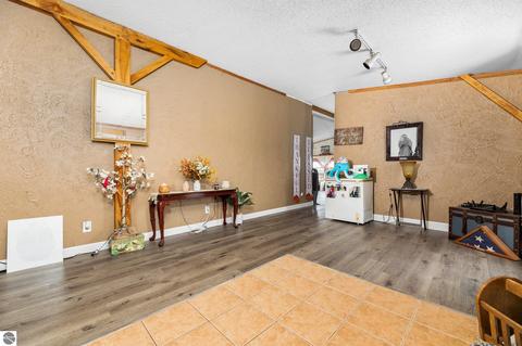 4433 Hamlin Rd, Grawn, MI 49637 photo 8