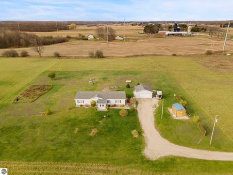 4433 Hamlin Rd, Grawn, MI 49637 photo 39