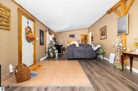 4433 Hamlin Rd, Grawn, MI 49637 photo 7