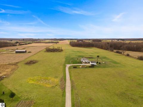 4433 Hamlin Rd, Grawn, MI 49637 photo 38