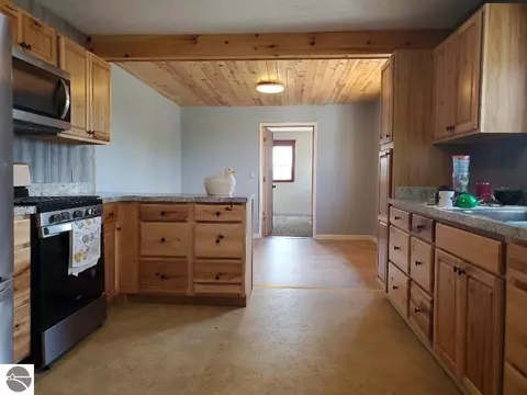2540 Saint Charles Rd, Ithaca, MI 48847 photo 3
