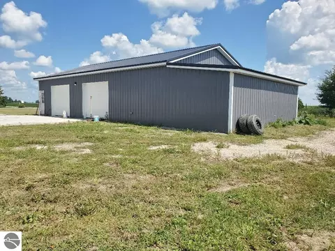 2540 Saint Charles Rd, Ithaca, MI 48847 photo 34