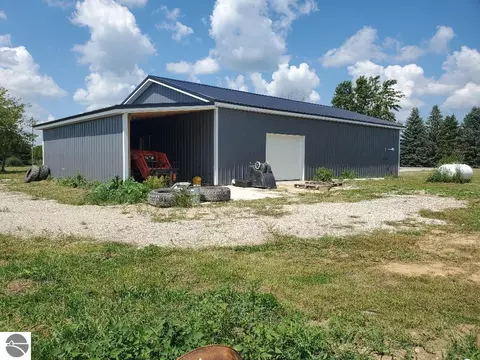 2540 Saint Charles Rd, Ithaca, MI 48847 photo 32