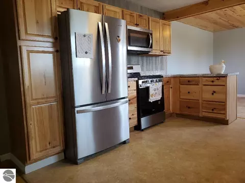 2540 Saint Charles Rd, Ithaca, MI 48847 photo 2