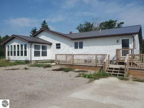 2540 Saint Charles Rd, Ithaca, MI 48847