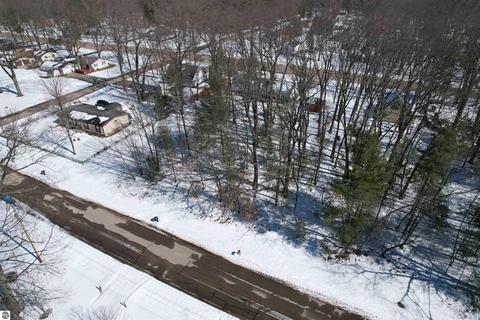 000 Wycoff, Houghton Lake, MI 48629