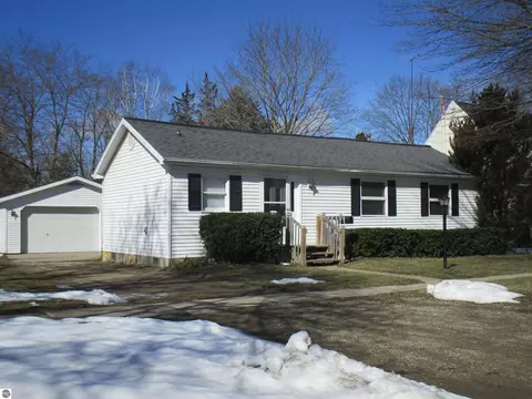 424 S Mill St, Saint Louis, MI 48880