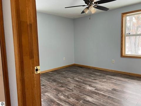 2131 Pine Crescent Dr, Farwell, MI 48622 photo 8