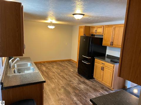 2131 Pine Crescent Dr, Farwell, MI 48622 photo 5