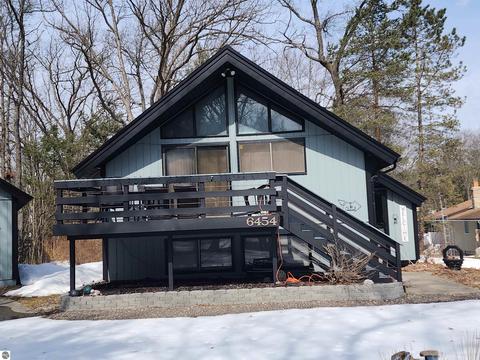 6454 Bobcat Trl, Alger, MI 48610