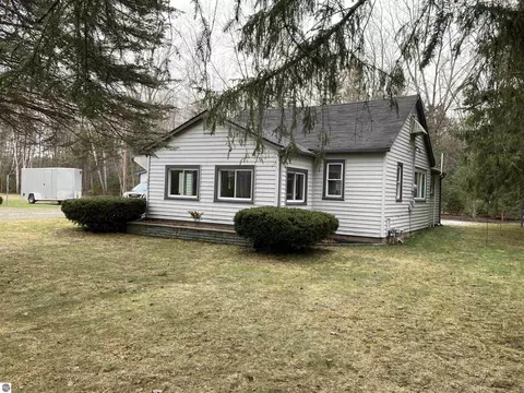 3029 N Grove St, Standish, MI 48658