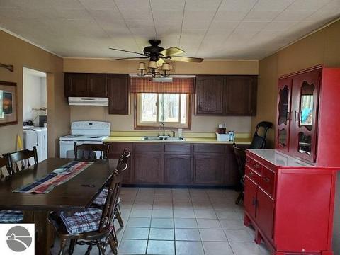 218 Henderson Lake Dr, Lupton, MI 48635 photo 8