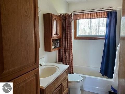 218 Henderson Lake Dr, Lupton, MI 48635 photo 13