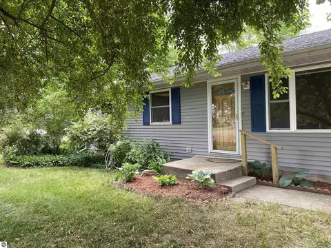 4840 National Dr, Mount Pleasant, MI 48858