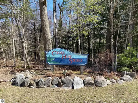 14643 N Forest Beach Shrs, Northport, MI 49670