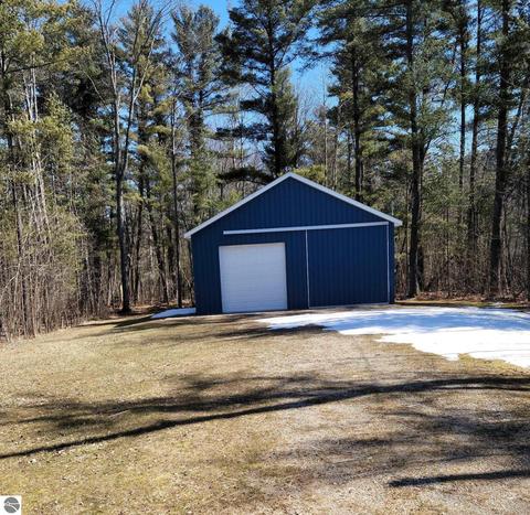 Nhn Pinelands Road, Gladwin, MI 48624