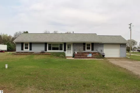 9711 E River Rd, Mount Pleasant, MI 48858