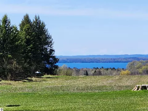 3559 Sutter Ln, Kewadin, MI 49648