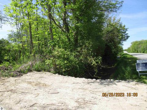 0000 Cairn Hwy, Kewadin, MI 49648