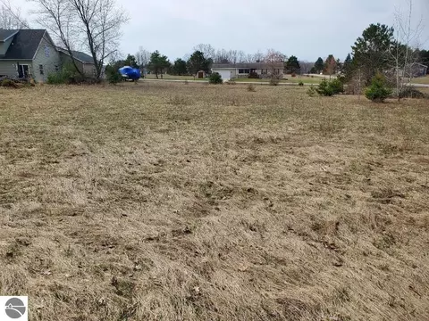 1034 Pyrenees Dr, Weidman, MI 48893