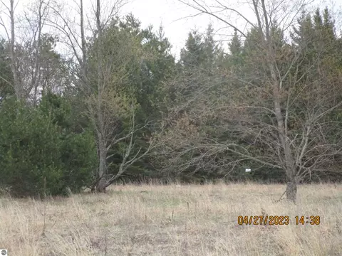 635 Grouse Dr, Kalkaska, MI 49646
