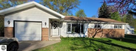 1656 Belmont Dr, Mount Pleasant, MI 48858