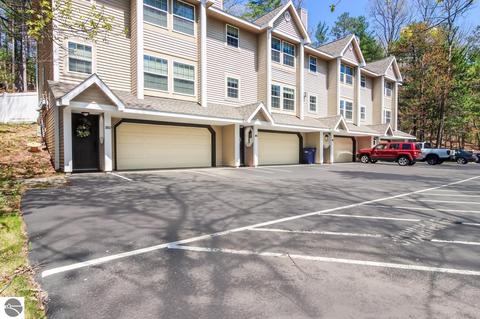 3813 Sherwood Frst, Traverse City, MI 49686