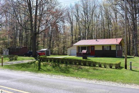 2482 Lucinda Dr, Prescott, MI 48756