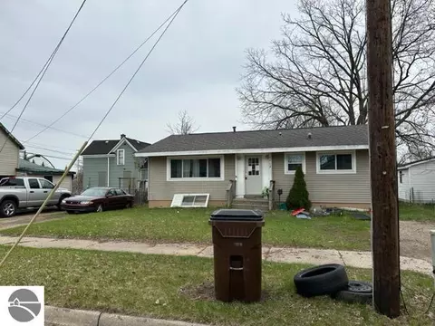 1112 First Ave, Cadillac, MI 49601