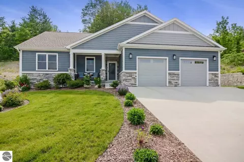 4154 Aquila Ct, Traverse City, MI 49684