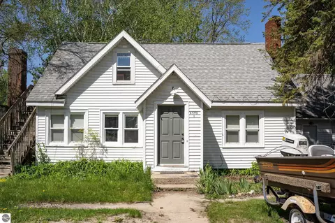 6593 Frankfort Hwy, Beulah, MI 49617