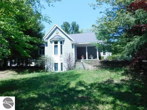 6290 W Lake Wood Dr, Glen Arbor, MI 49636