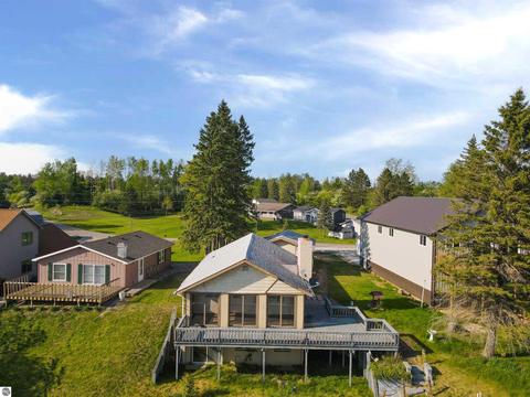 755 Sunset Dr, Lupton, MI 48635 photo 3