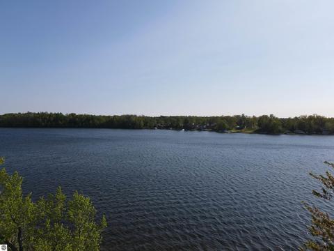 755 Sunset Dr, Lupton, MI 48635 photo 2