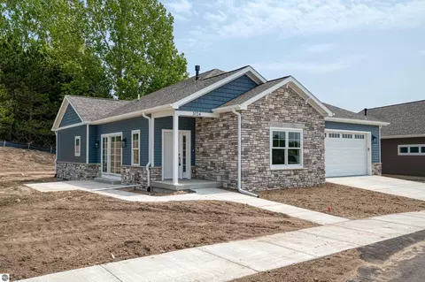 5124 Sheffer Farm Rd #1, Traverse City, MI 49684