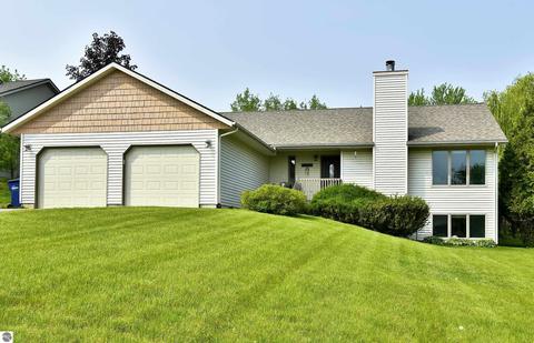 1375 Vic Way, Traverse City, MI 49696