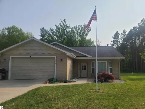 8696 Stream Vw, Williamsburg, MI 49690