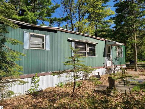 3859 Winn Rd, Glennie, MI 48737