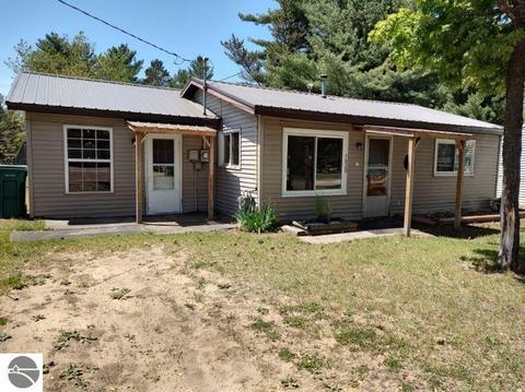 5020 Dorothy Dr, Prescott, MI 48756