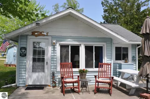 12928 W Shore Dr #A, Houghton Lake, MI 48629