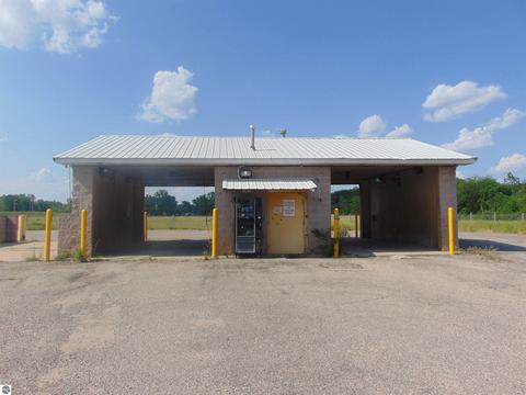 8425 E Sidney, Crystal, MI 48818